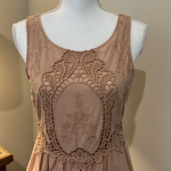 Anthropologie embroidered tan sleeveless dress Sz M Medium Romantic Lined Boho - Picture 2 of 16